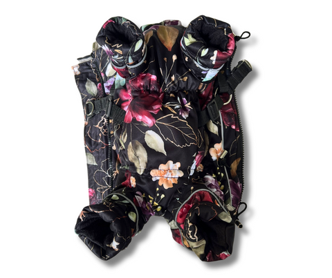 Wasserdichte Softschell-Wintermäntel "Dark Flower" für Weibchen mit Bauchschutz / Geschirr