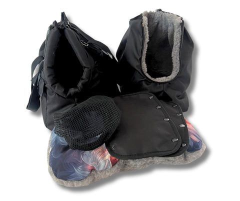 Wetterfeste Hundetasche Snow Dream in Schwarz mit kuscheligem grau-schwarzem Inlay, Fensternetz und Zubehör für Hunde bis 2,5 kg