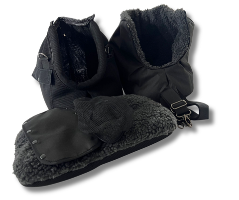 Hundetasche Schwarze Perle Gr. M mit herausnehmbarem kuscheligem Inlay, Fensternetz und Zubehör für Hunde bis 5 kg