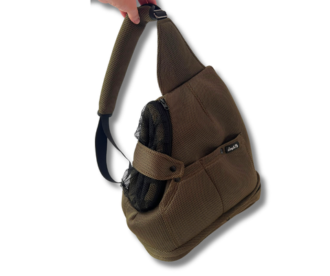 Sling-Sommertasche in Olivgrün mit weichem Fleece-Inlay für kleine Hunde